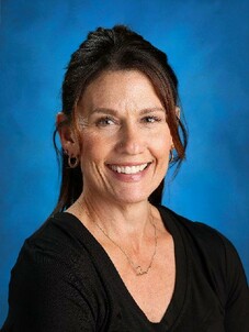 Photo of Jenn Thomas